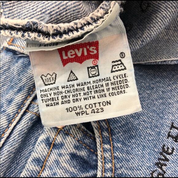 Reformation Embroidered Vintage Levi's 501 Shorts - Picture 9 of 9